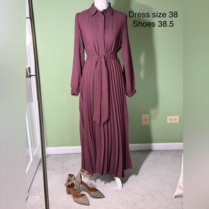 Maroon dress and shoes (optional)
